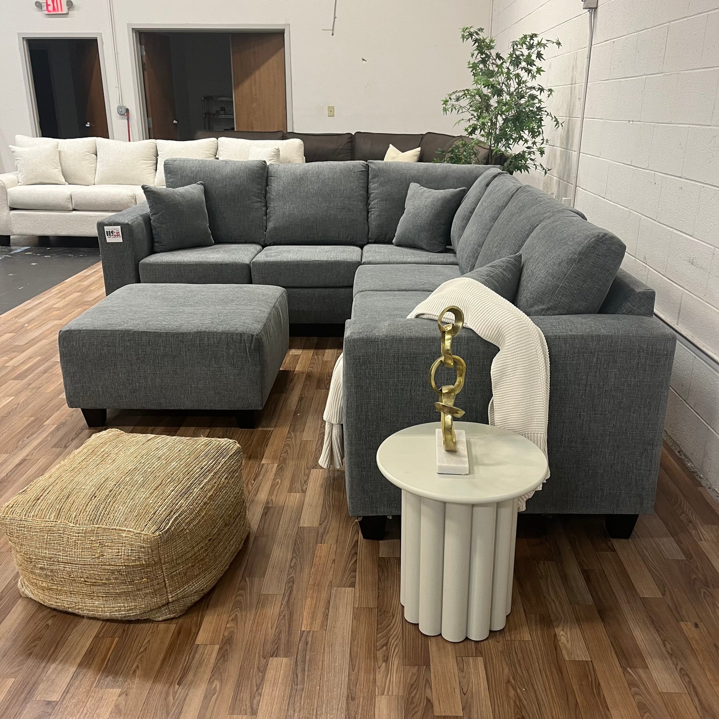 4250 2-Piece Sectional with Ottoman β Smoke Gray