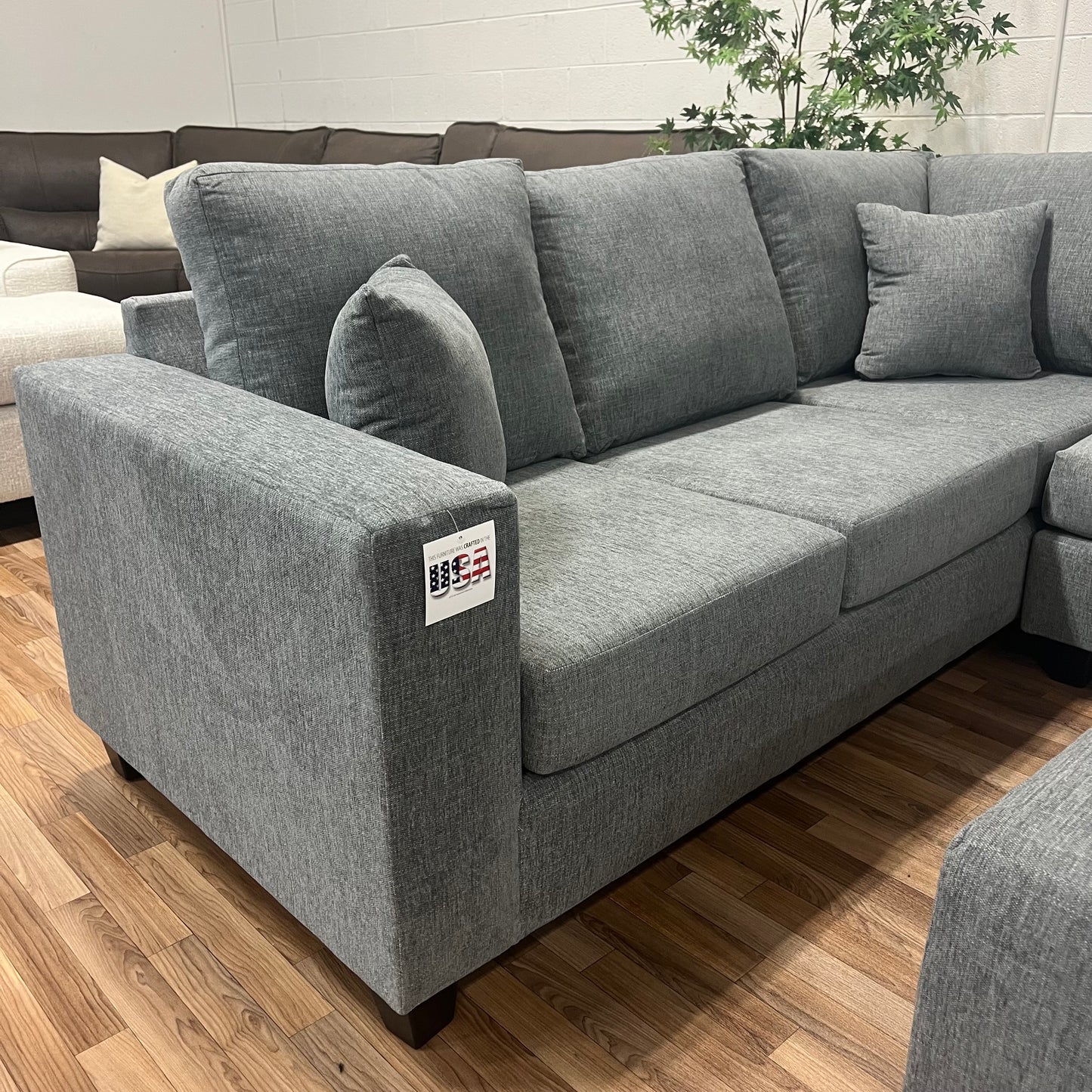 4250 2-Piece Sectional with Ottoman β Smoke Gray