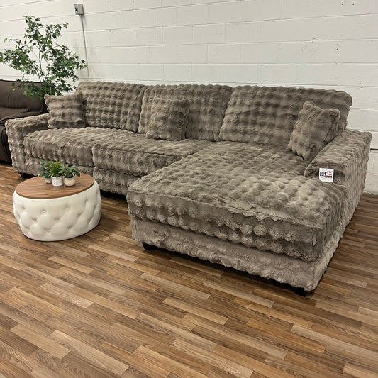 9999 Fluffy Sectional with Chaise - Waffle Cocoa