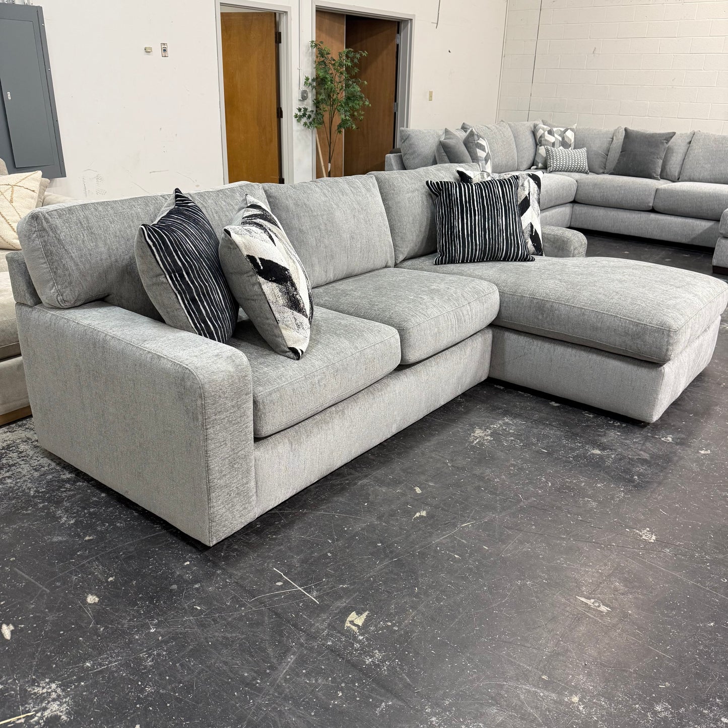 Wren Chaise Sectional