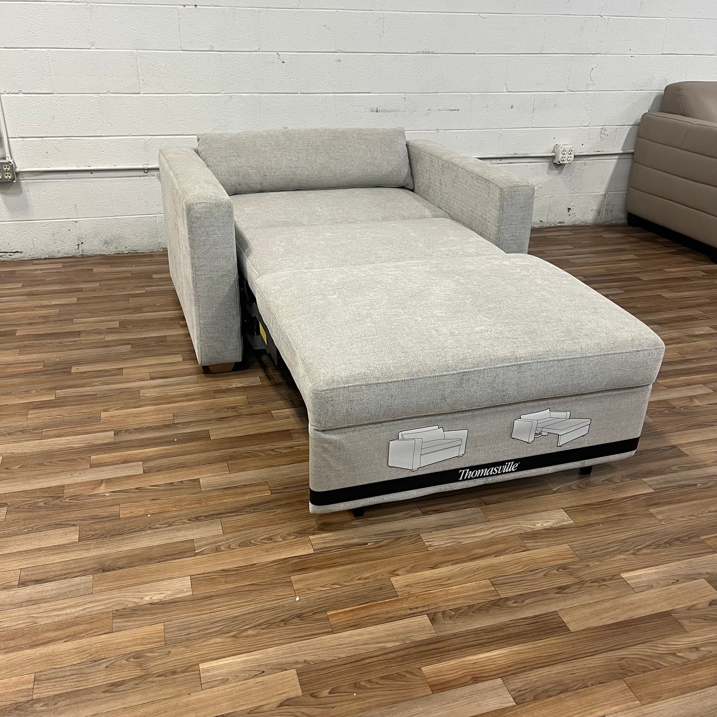 Thomasville Dillard Sleeper Chaise