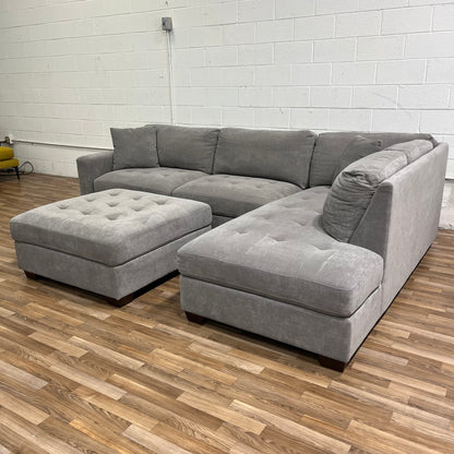 Thomasville Miles Sectional with Ottoman