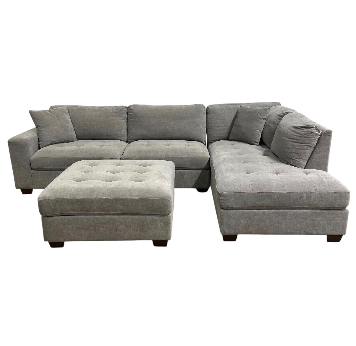 Thomasville Miles Sectional with Ottoman