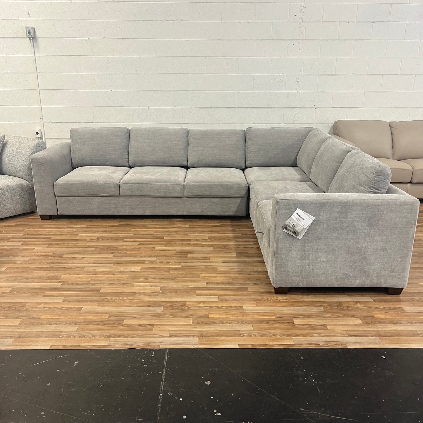 Caler sleeper sectional 3-Piece