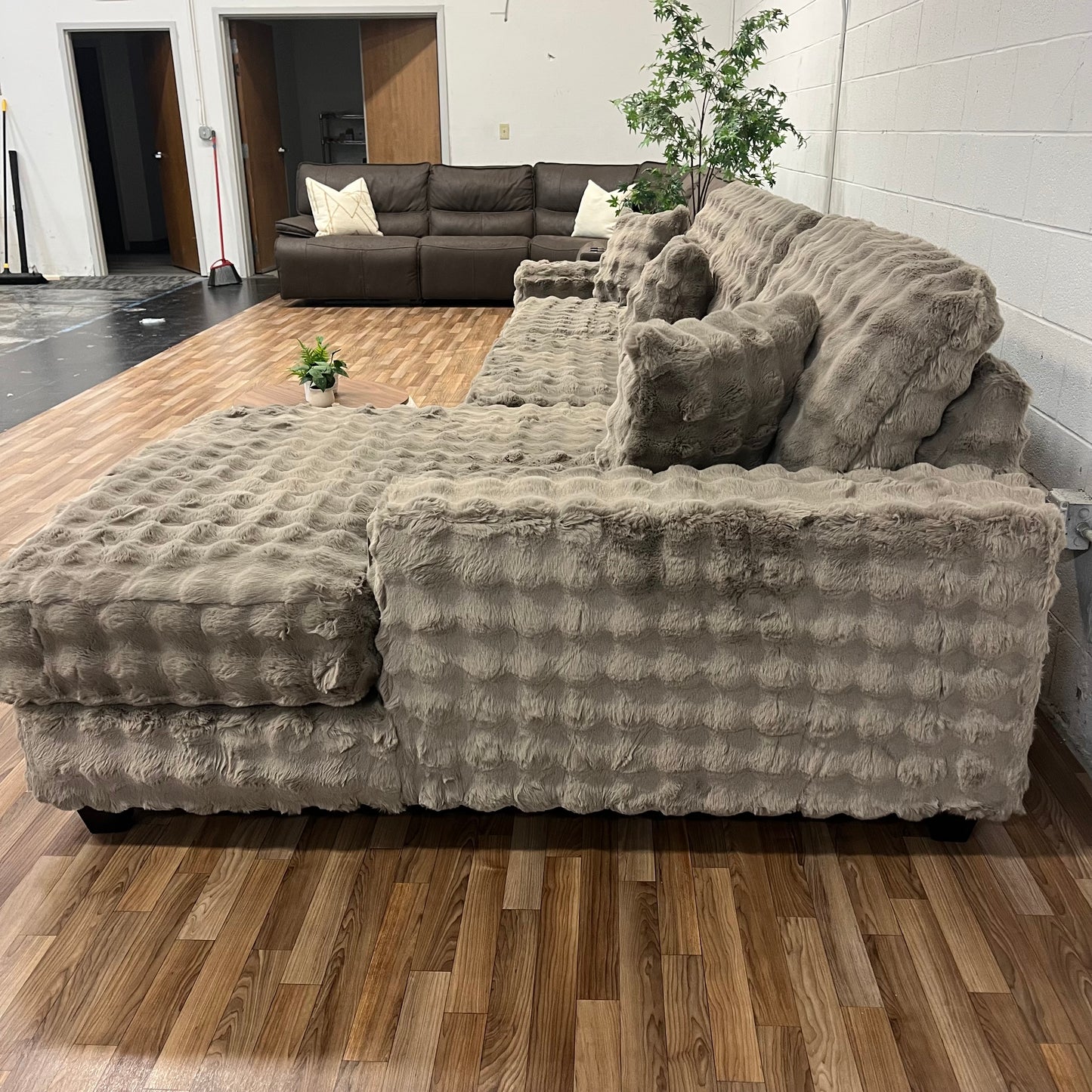 9999 Fluffy Sectional with Chaise - Waffle Cocoa
