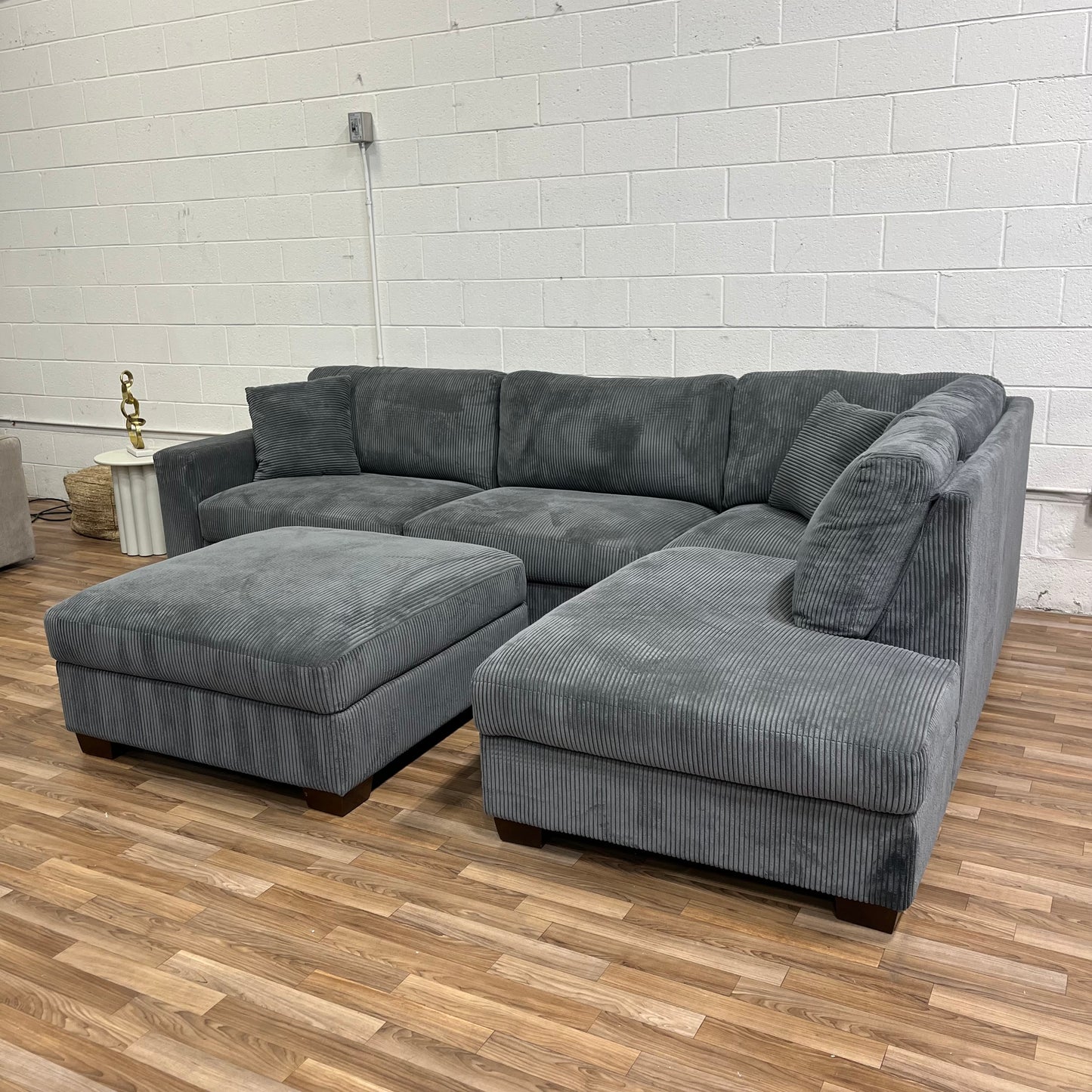 Thomasville Artesia Corduroy Sectional with Ottoman