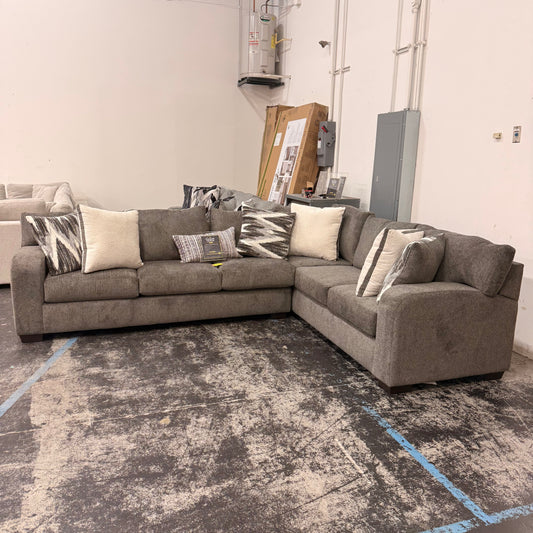 Davina 2-Piece Sectional - NEW