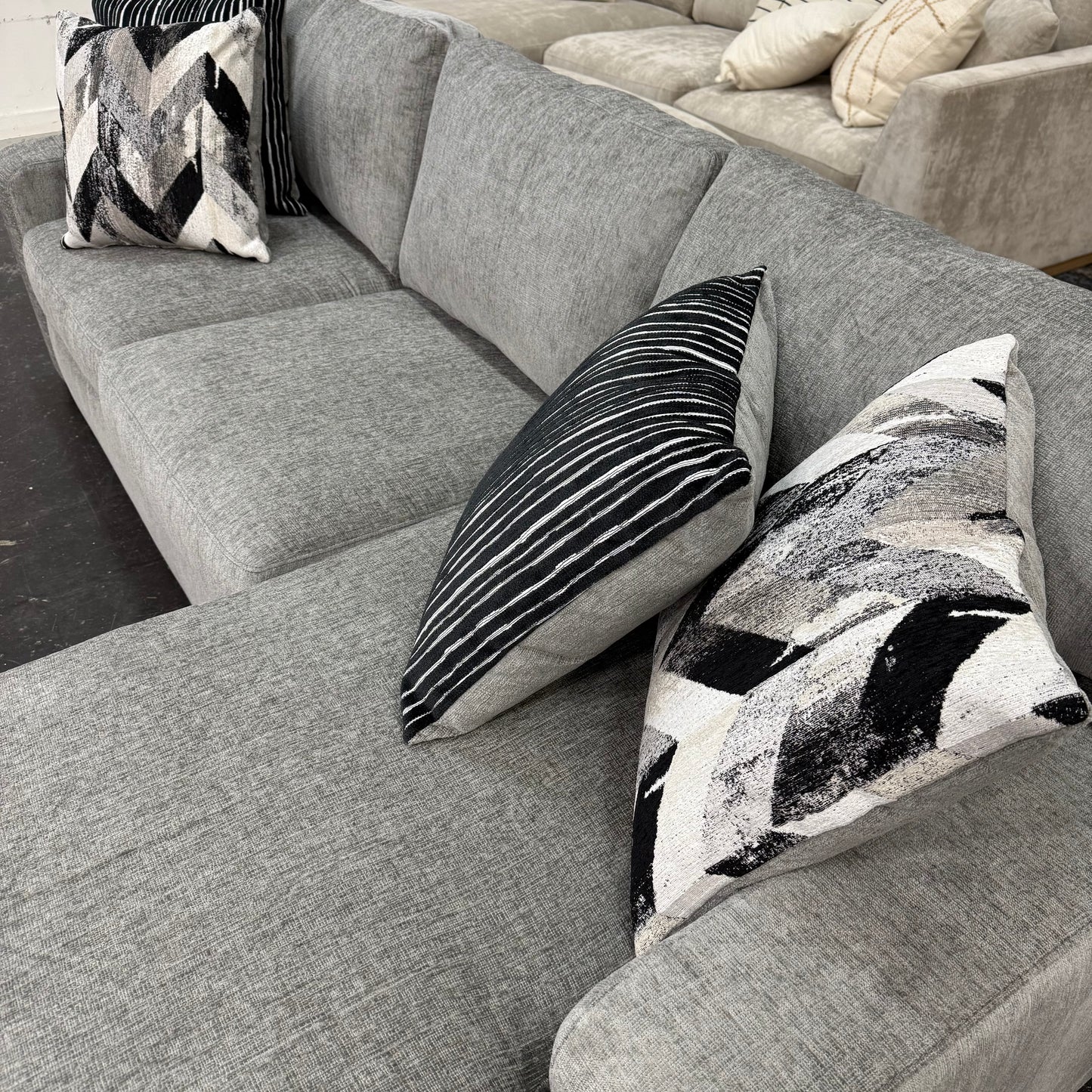 Wren Chaise Sectional