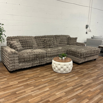 9999 Fluffy Sectional with Chaise - Waffle Cocoa