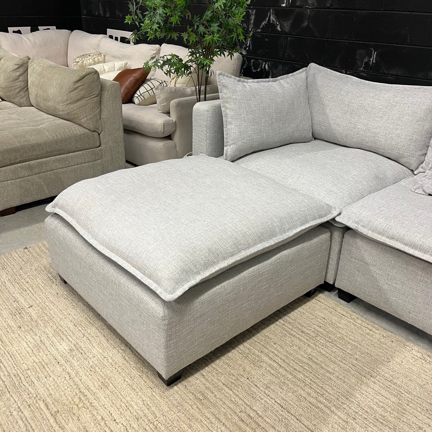 Albany Park Kova 5-Piece Gray Sectional