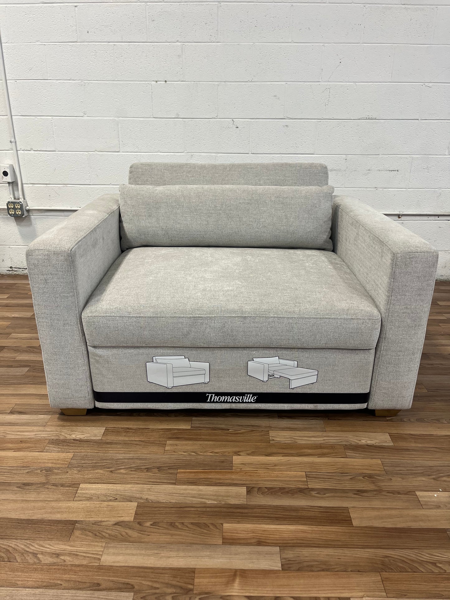 Thomasville Dillard Sleeper Chaise
