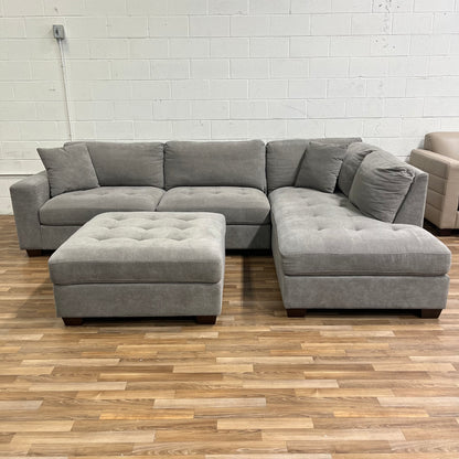 Thomasville Miles Sectional with Ottoman