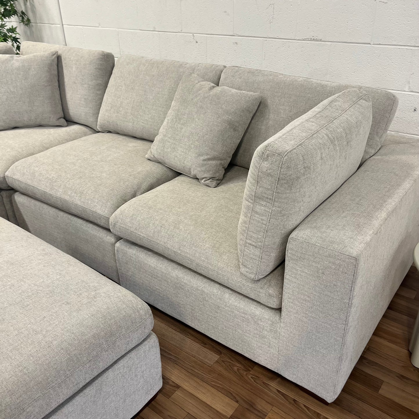 Thomasville Lowell 6-Piece Sectional Sofa