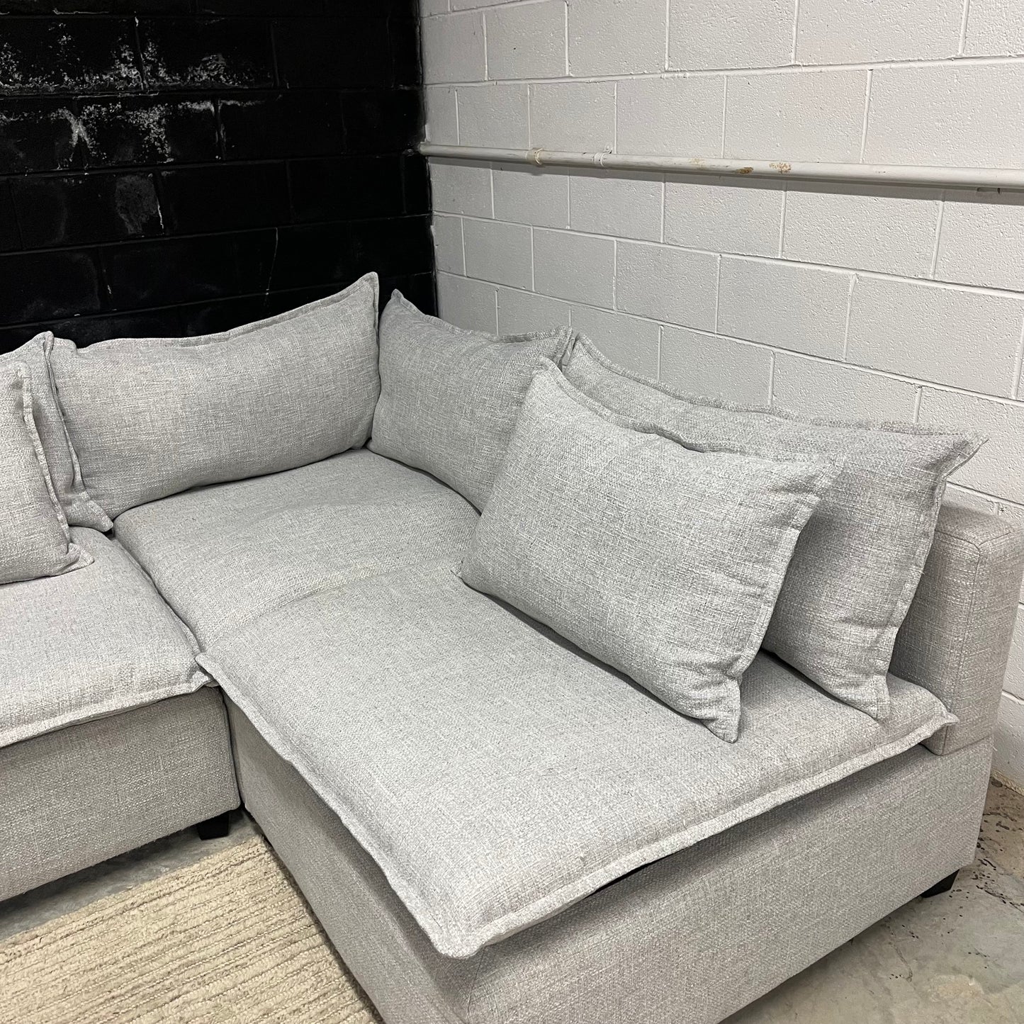 Albany Park Kova 5-Piece Gray Sectional