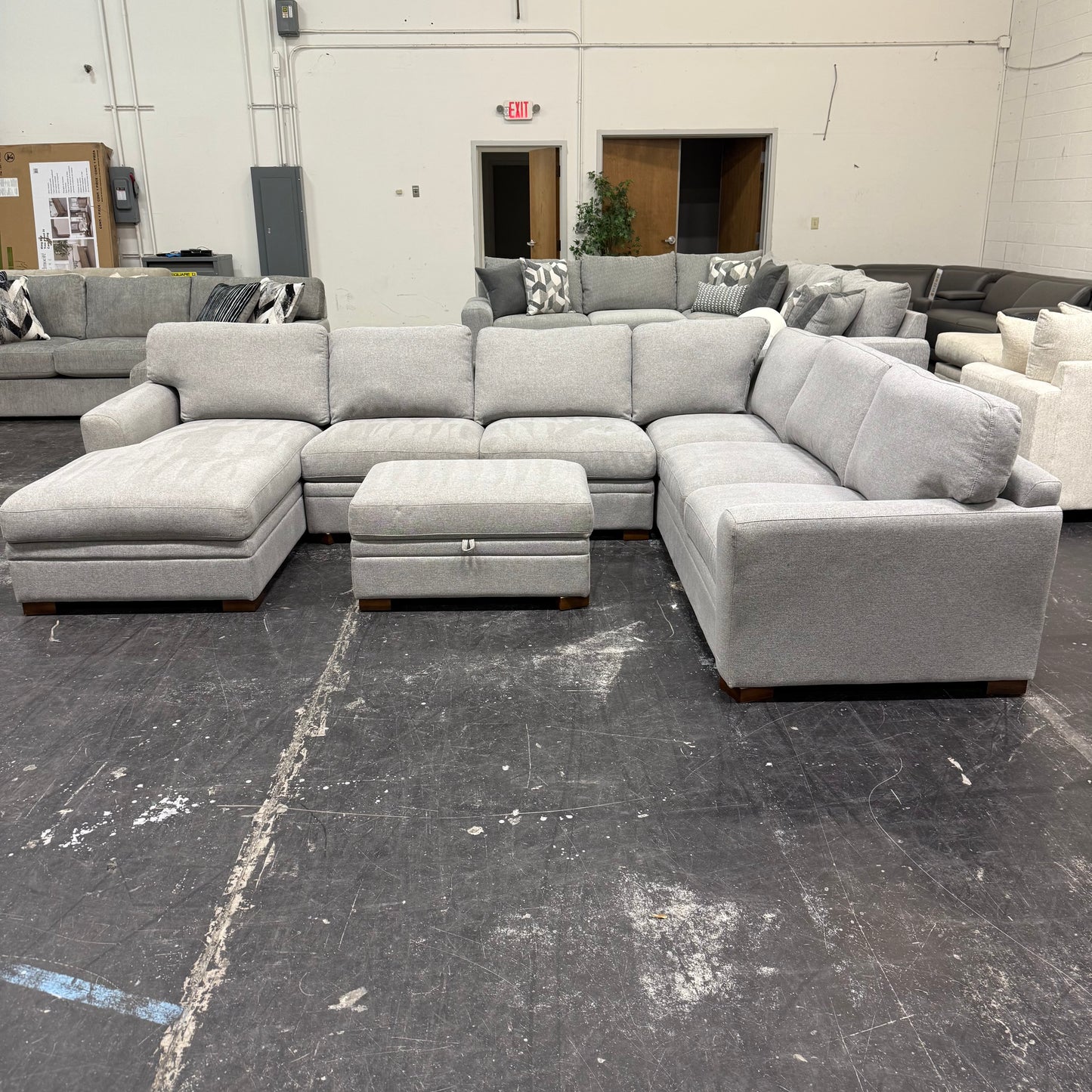 Thomasville Langdon 3-Piece Sectional with Ottoman