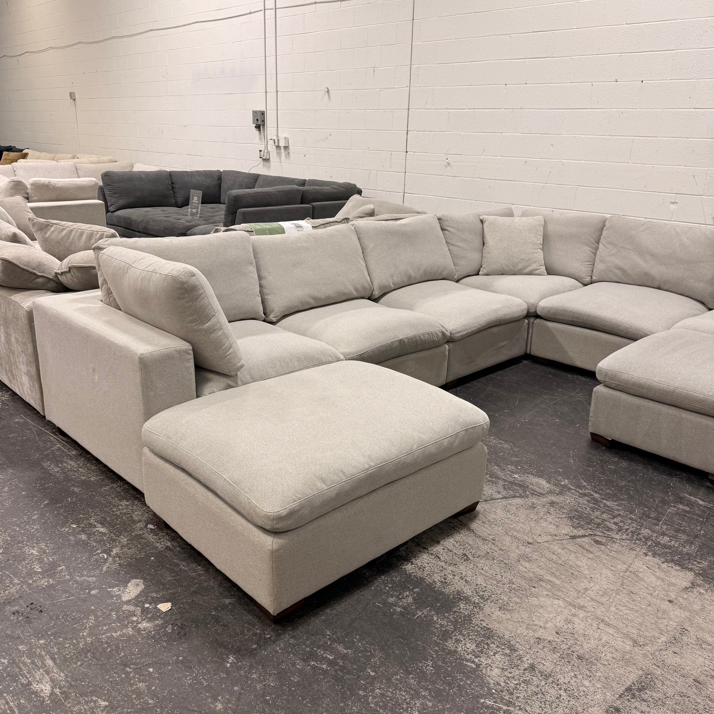 Thomasville Lowell 8-Piece Modular Sectional