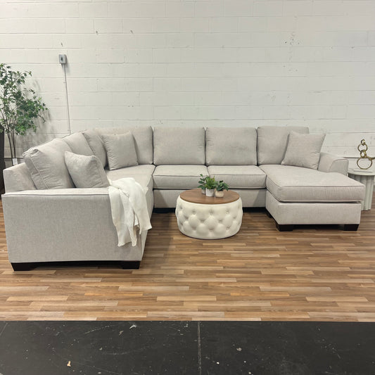 5250 Performance Fabric Sectional with Chaise – Bisque