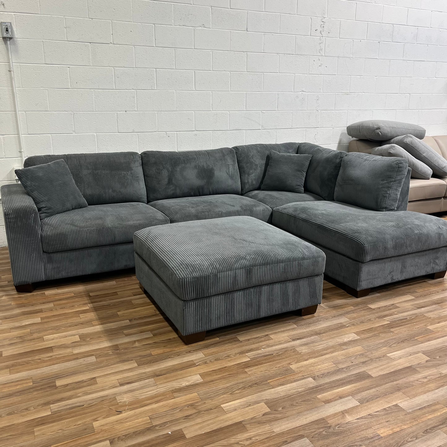 Thomasville Artesia Corduroy Sectional with Ottoman