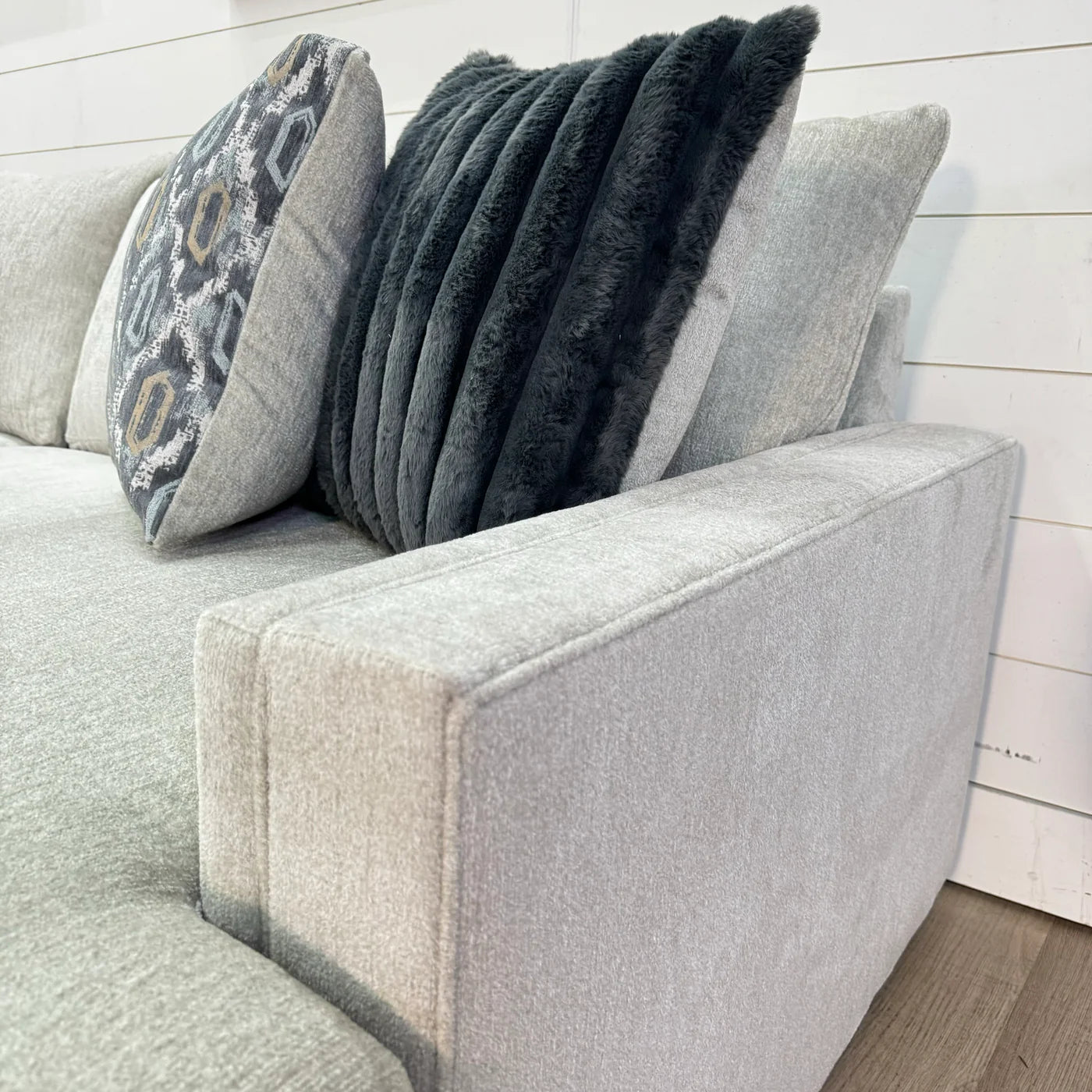 Willet Cream U-Shape Reversible Chaise Sectional