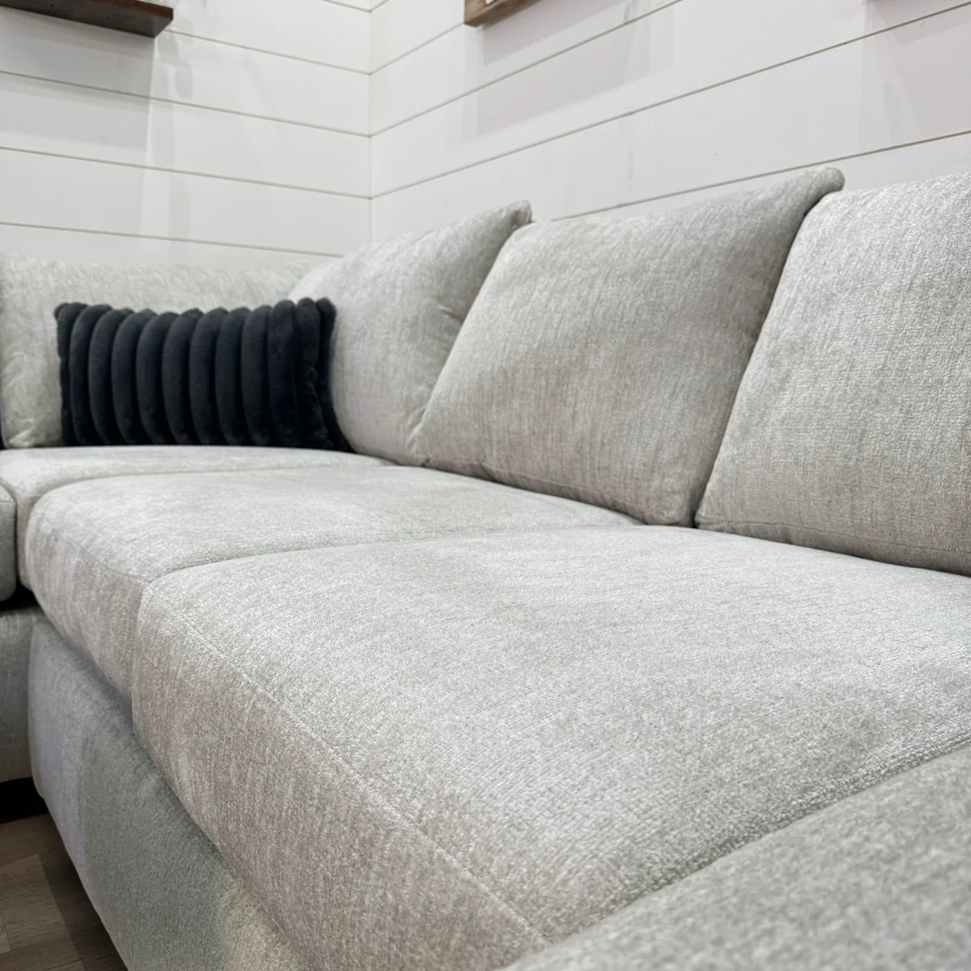 Willet Cream U-Shape Reversible Chaise Sectional